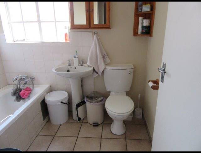 2 BEDROOM APARTMENT FOR SALE IN DIE HOEWES